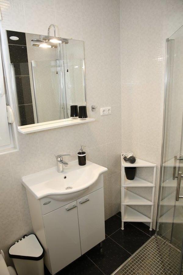Apartments Simic Vodice Esterno foto